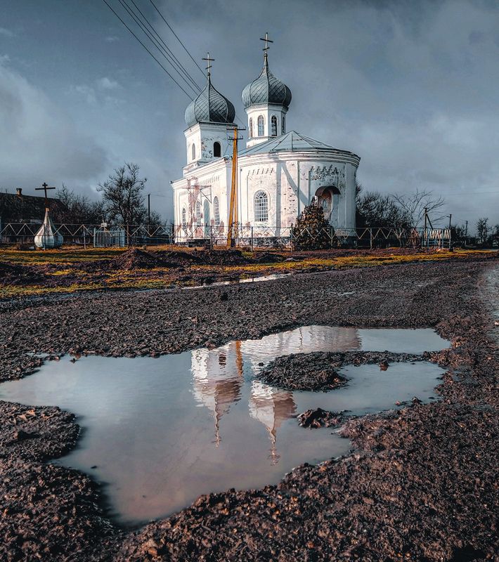 церковь, пейзаж, облака, монастырь, природа, россия, религия, собор, архитектура Храм в деревенской глушиphoto preview