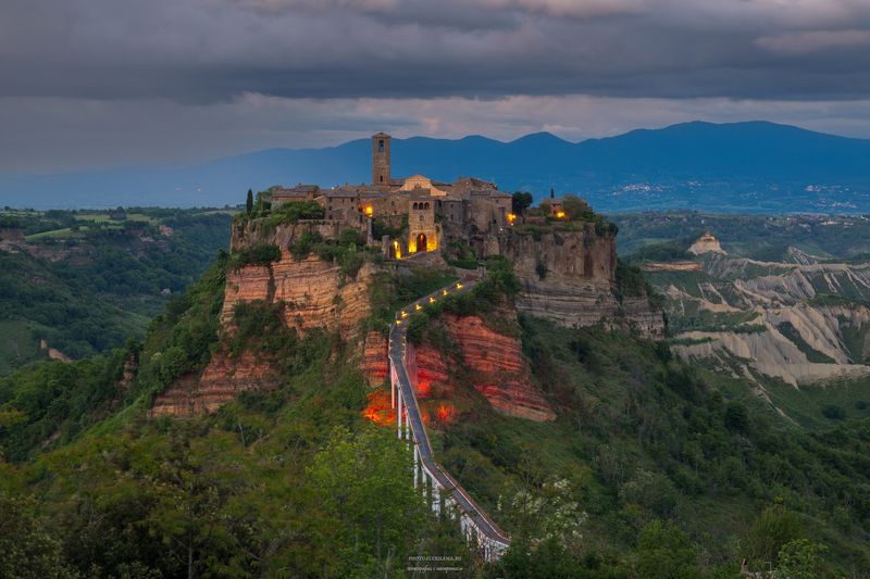 чивита-ди-баньореджо, италия, лацио, город, этрусски, путешествия, ночь, пейзаж Чивита-ди-Баньореджоphoto preview