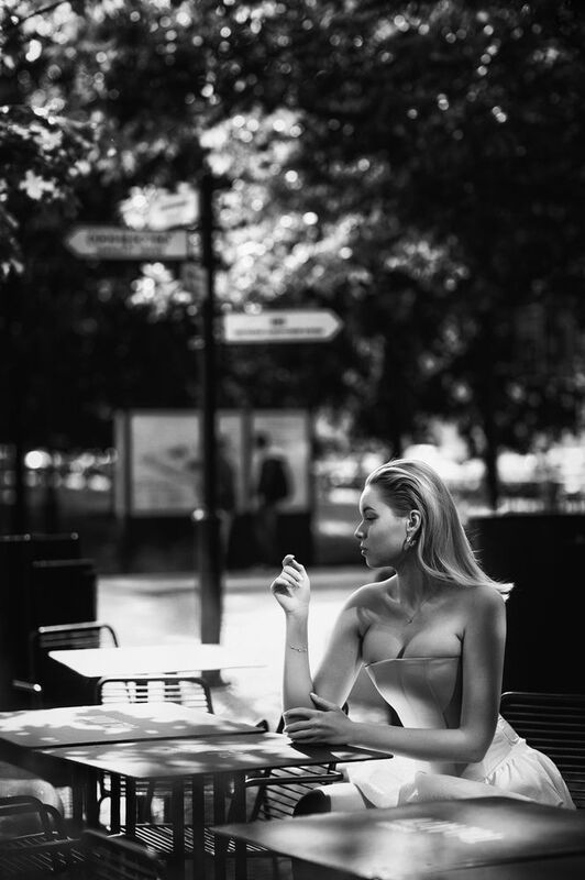 молодая девушка, городской стиль, дворы, на открытом воздухе Настяphoto preview