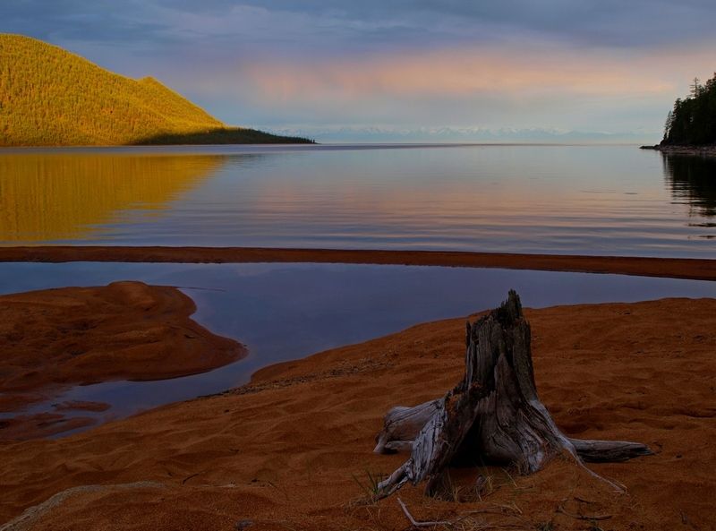 горы озеро пейзаж облака отражение утро весна Утро фото превью