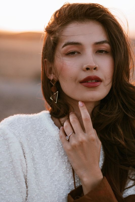 женский портрет На закатеphoto preview