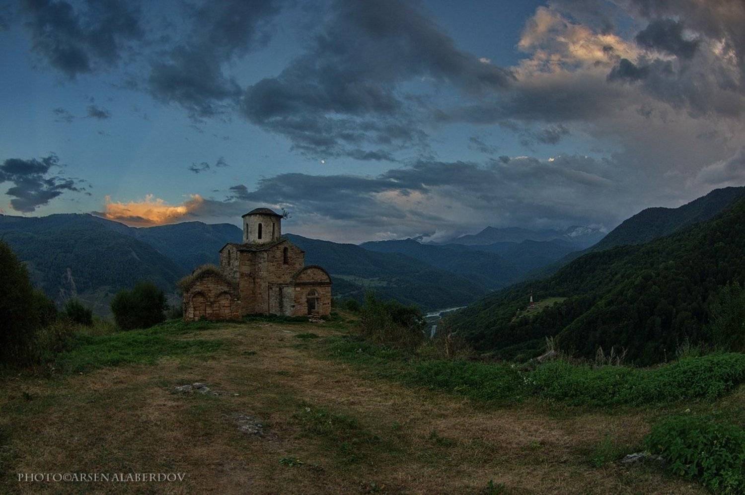 Вера, Вечер, Вечернее небо, Горы, Долина, Закат, Карачаево-Черкесия, Монастырь, Облака, Памятник, Северный Кавказ, Старина, Теберда, Тучи, Ущелье, Храм, Христианство, Арсен Алабердов
