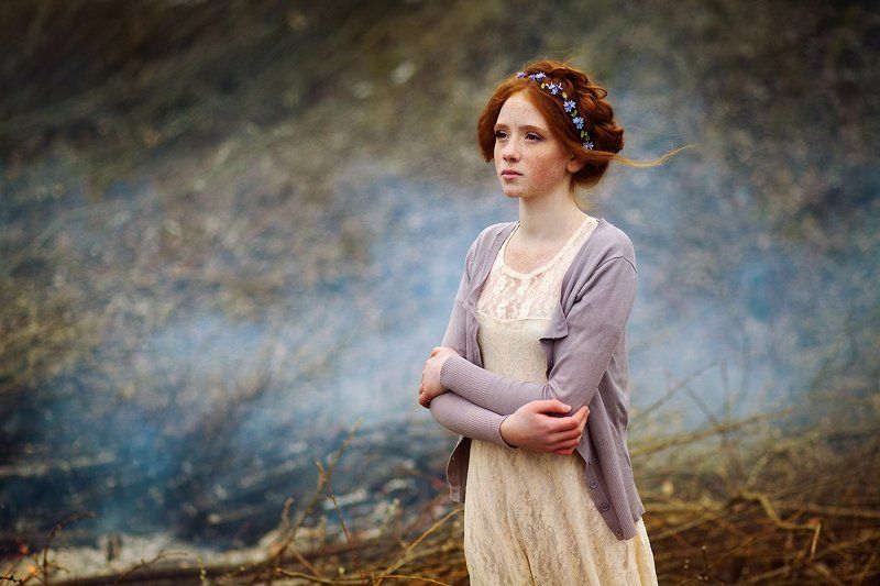 весна, девушка, рыжая, сказка, весна, дерево, природа, белое платье, венок, цветы, ветер, дым, огонь Ветер Маргаритыphoto preview