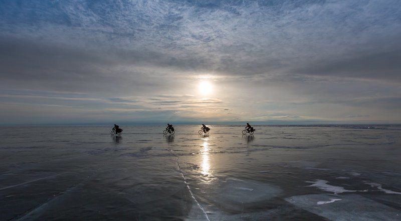 велосипед,лед,небо,солнце,байкал Как хорош велосипед!photo preview