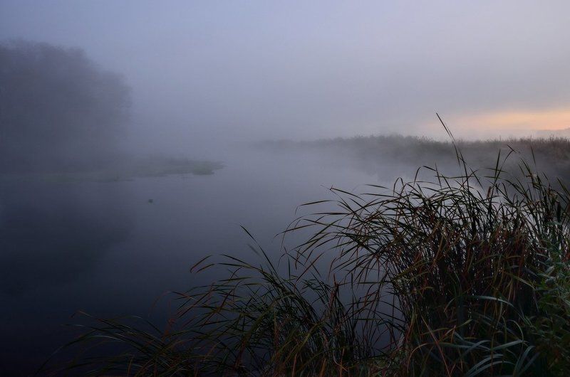 Спит в тумане рекаphoto preview