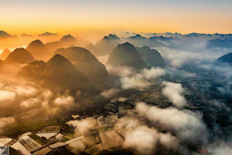 quanphoto, landscape, mountains, sunrise, dawn, valley, rice, river, clouds, farmland, agriculture, rural, vietnam Mountains Dawnphoto preview