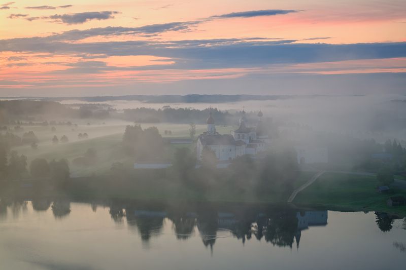 Туманное утро в Ферапонтово... фото превью