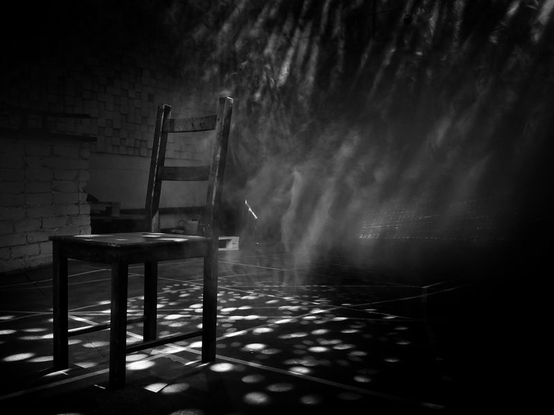 слава, успех, стул Настигающая славаphoto preview