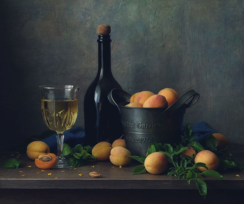 натюрморт,абрикосы,вино,фужер с абрикосами...photo preview