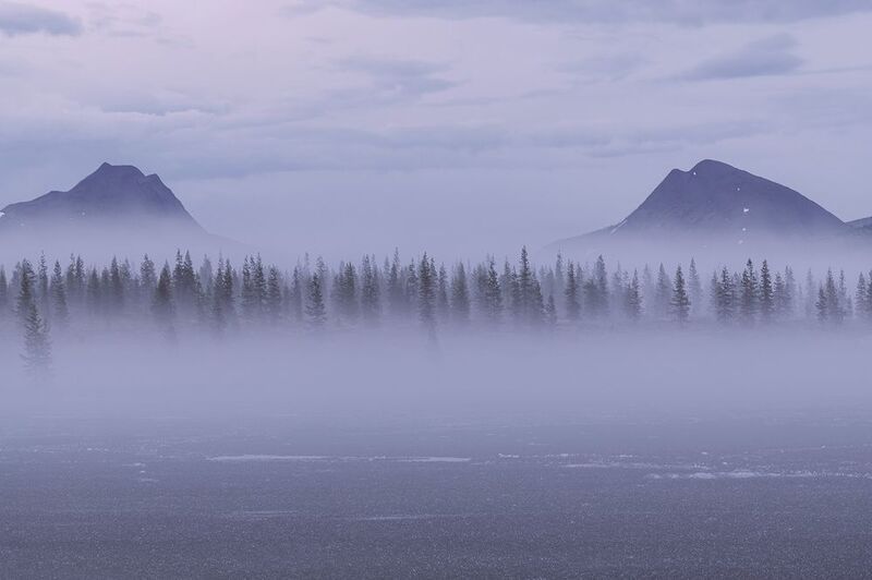 Туманный вечер на озере Момонтайphoto preview