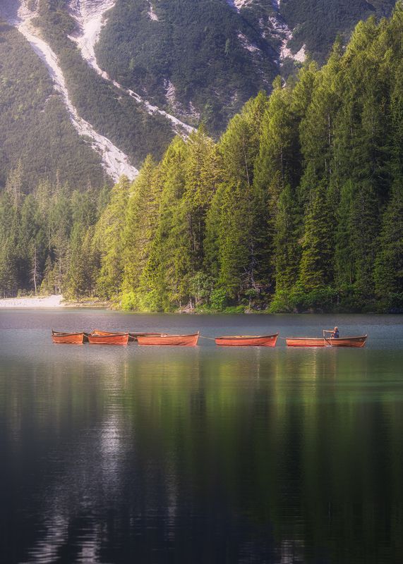 lagodibraies, braies, dolomiti Lago Braiesphoto preview