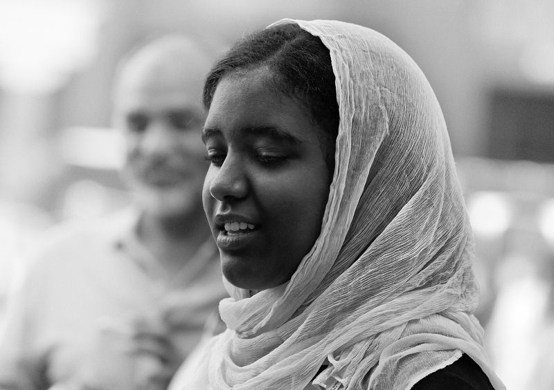 чб фото, уличный женский портрет Уличный женский портретphoto preview