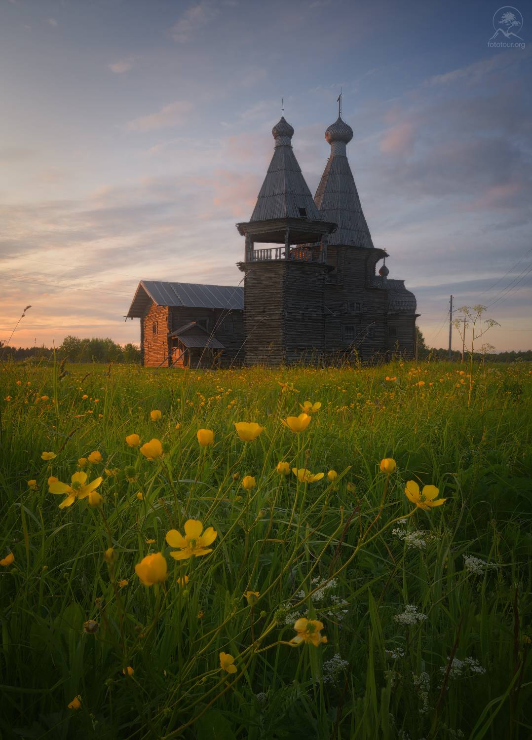 Вечерело. Автор: Гордиенко Анатолий храм, лето, закат, цветы, фототуры 2025, Гордиенко Анатолий