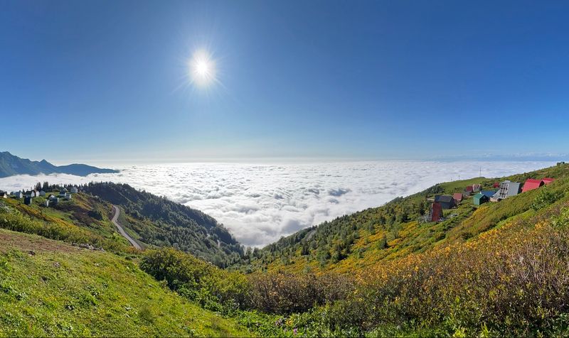 небо, облака, горы, солнце, лето На берегу небаphoto preview