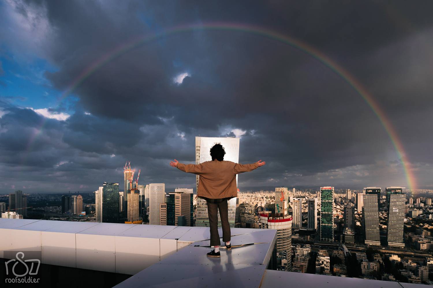 Tel Aviv. Автор: Голубев Алексей Tel Aviv, Israel, roof, rooftop, city, cityscape, archtecture, rainbow, portrait, urban, urbex, Голубев Алексей