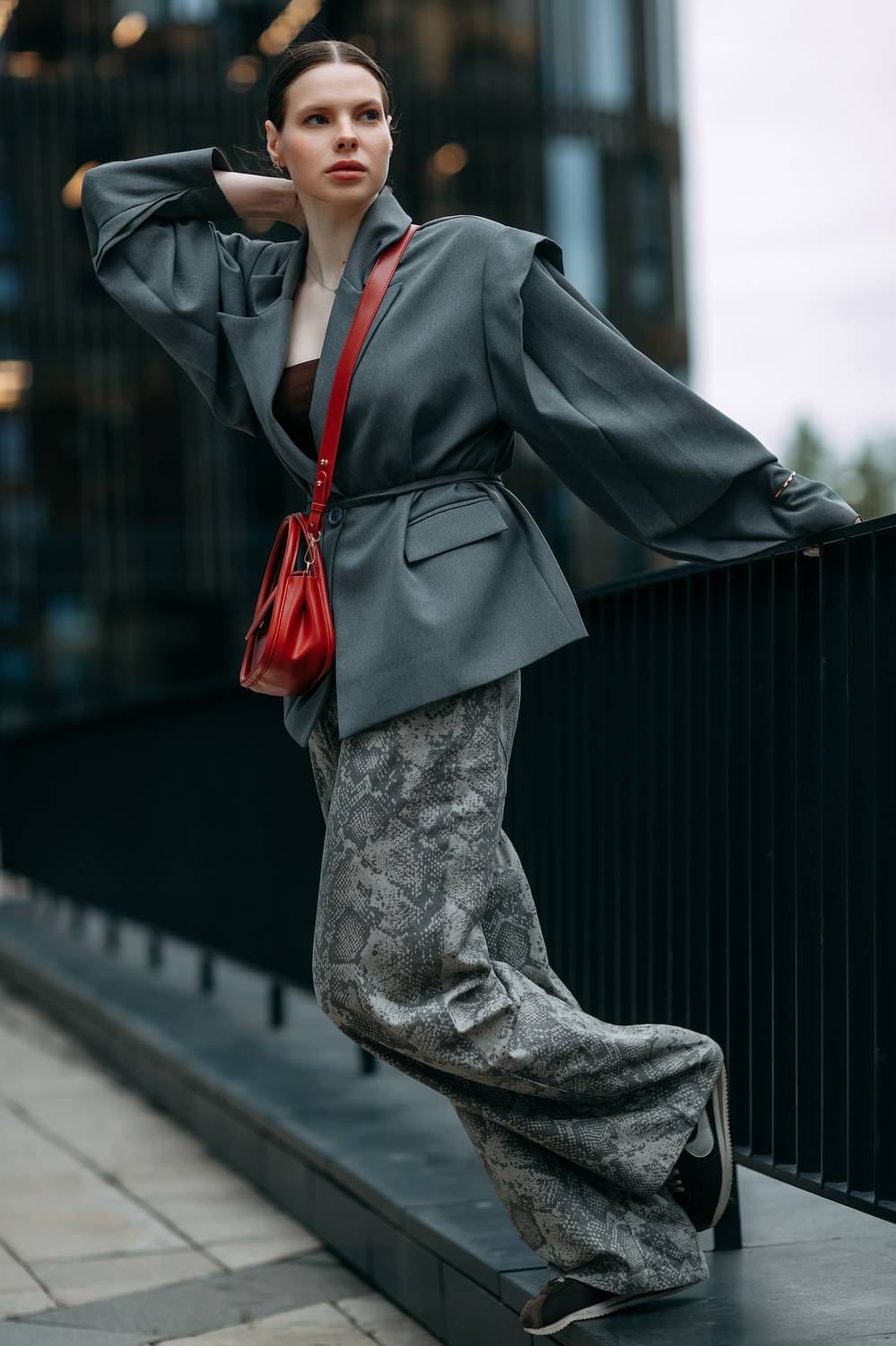 молодая девушка, городской стиль, дворы, на открытом воздухе, Алексей Плешков