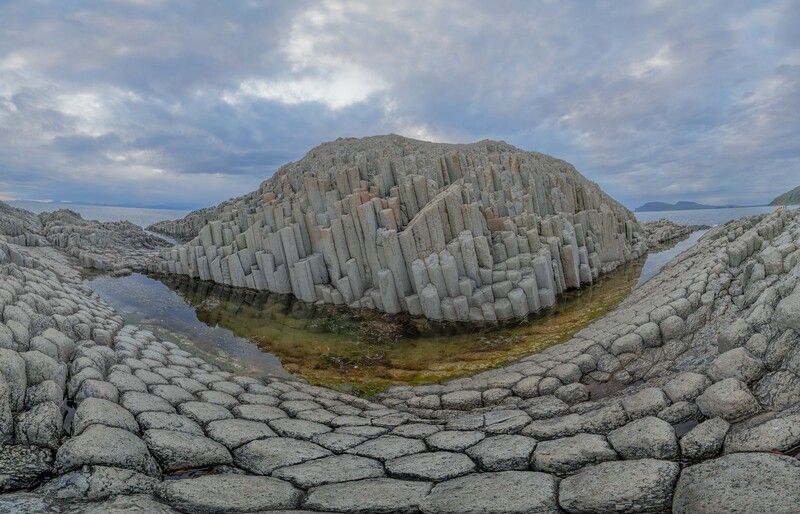 Закатная геометрия. Остров Кунашир, мыс Столбчатыйphoto preview