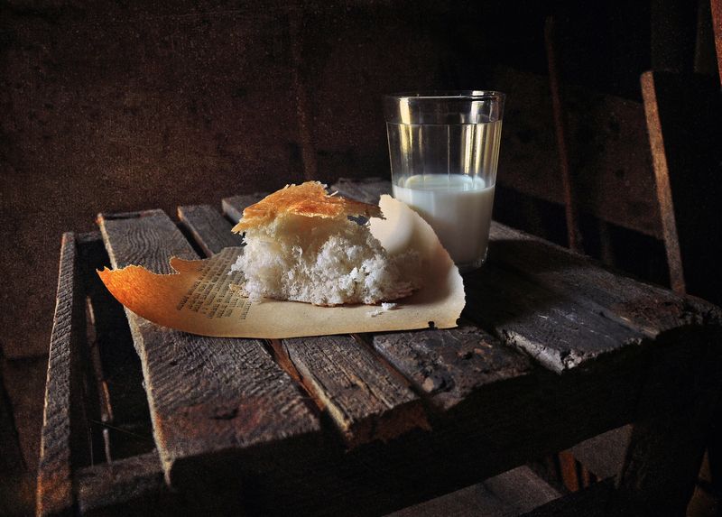 натюрморт, молоко, хлеб Завтрак пастухаphoto preview