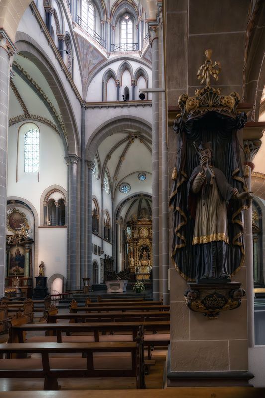 Архитектура  KIRCHE WERDEN 799 Jahrephoto preview