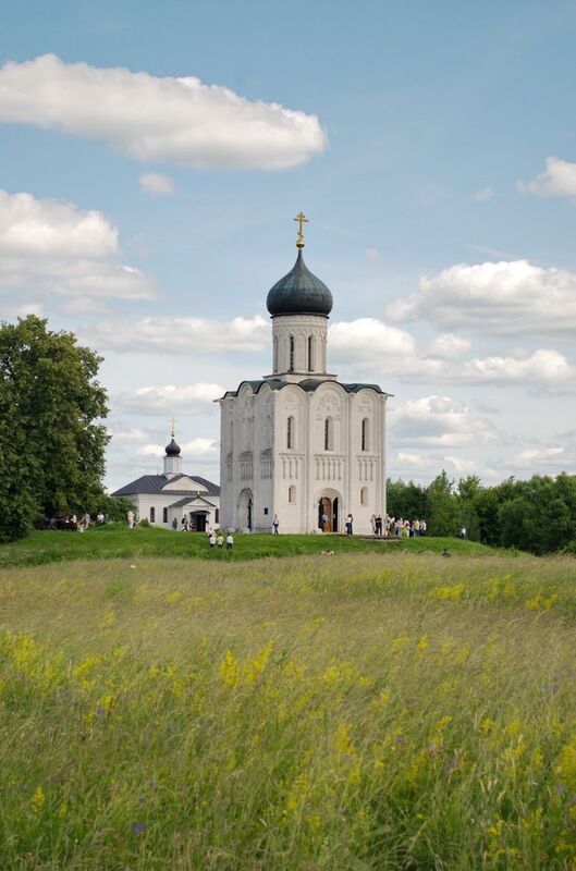 Боголюбово.....легендарный храм Покрова на Нерли.....photo preview