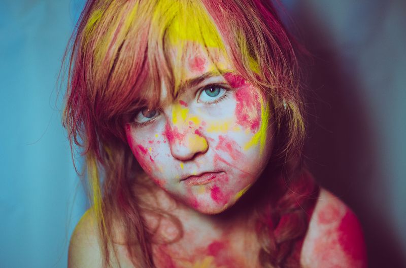 холи краски ребенок Марияphoto preview