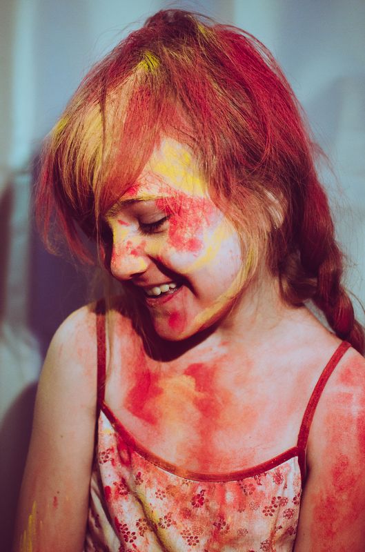 холи краски ребенок Марияphoto preview