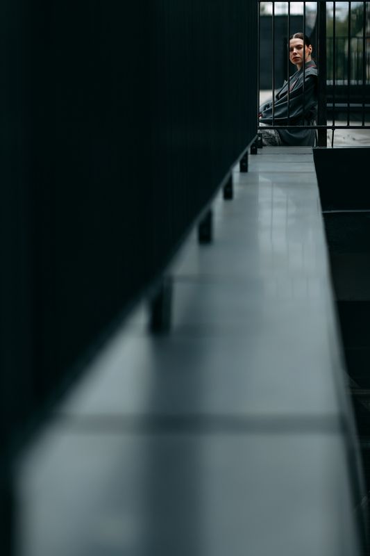 молодая девушка, городской стиль, дворы, на открытом воздухе Аннаphoto preview