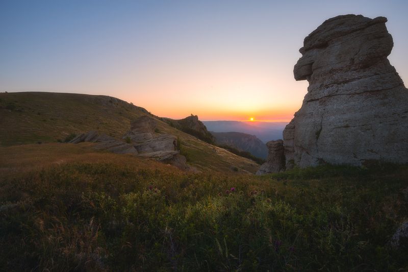 Рассвет и трольphoto preview