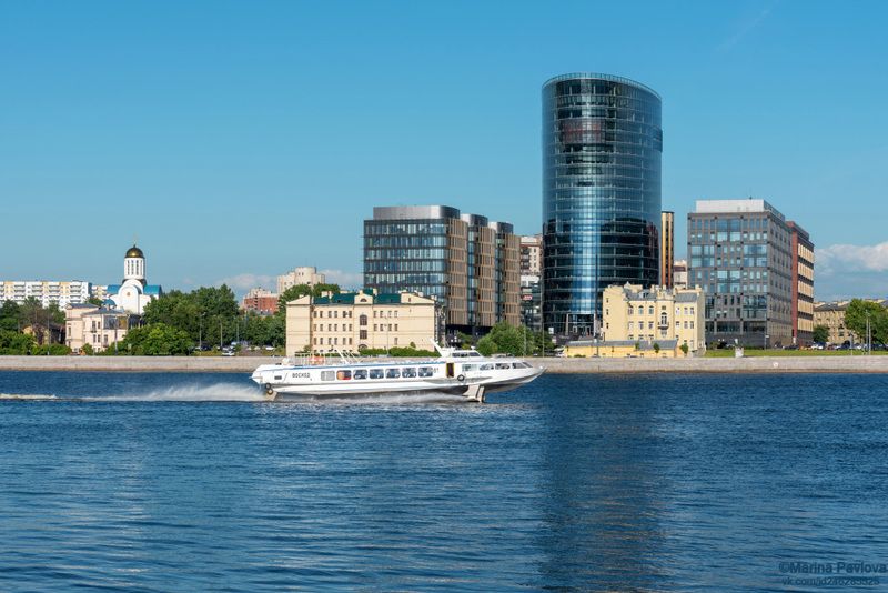 город, архитектура, санкт-петербург, река нева, городской пейзаж, деловой комплекс санкт-петербург плаза, храм успения пресвятой богородицы Городские контрасты Петербургаphoto preview