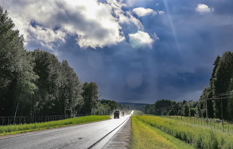 пейзаж, гроза, шоссе, лес На перегонки с грозой фото превью