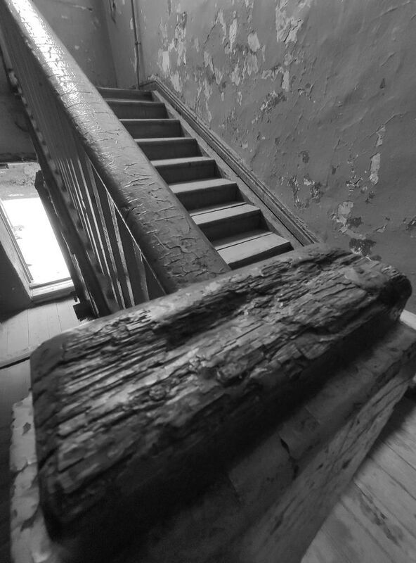 Перила. Тысячи рук...... photo preview