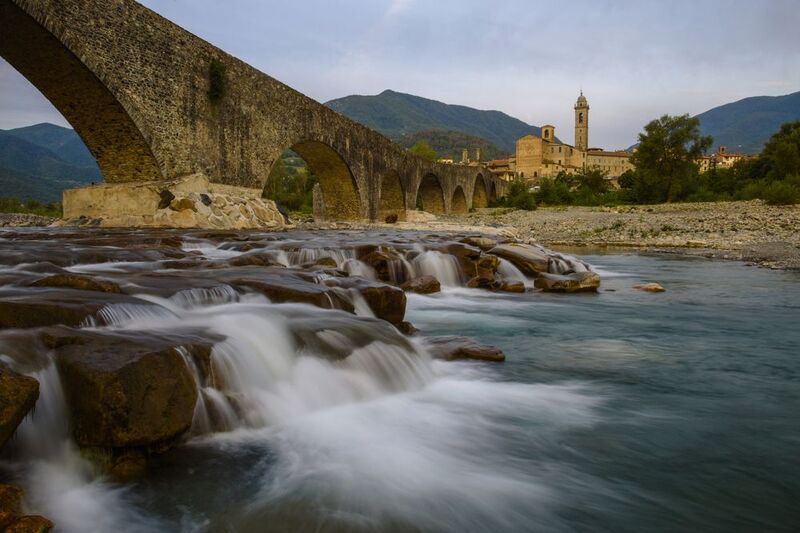 город пейзаж утро италия Средневековый город фото превью