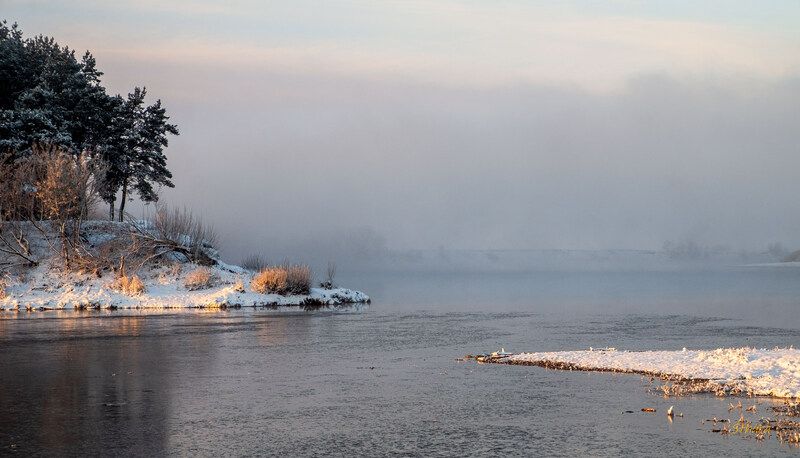 весна озеро река туман снег утро лес пейзаж природа Озеро у реки.photo preview