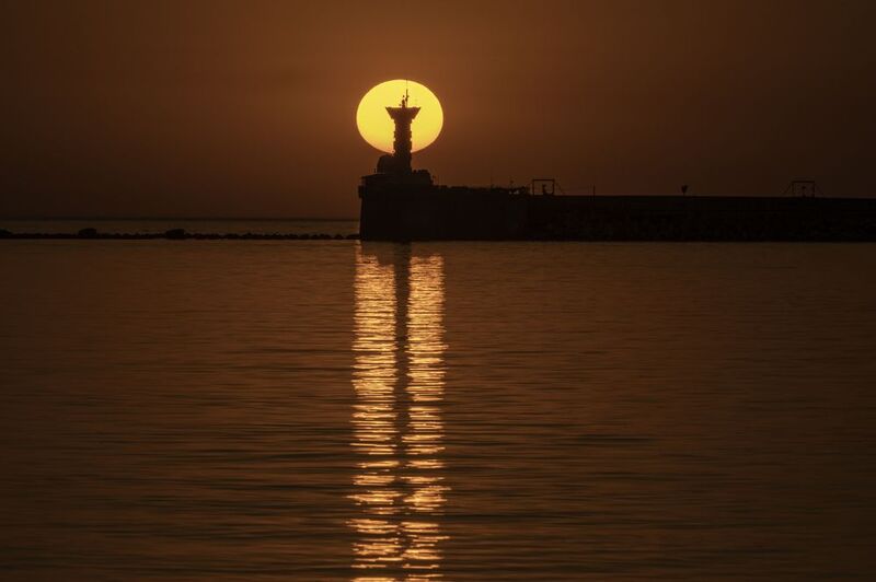 Россия, Крым, Севастополь, Севастопольская бухта, Северный мол, закат Севастопольскийй закат фото превью