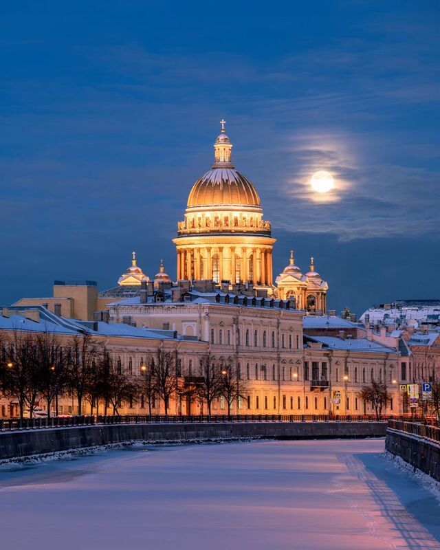 исаакиевский собор, полнолуние Луна на Исаакиевским соборомphoto preview