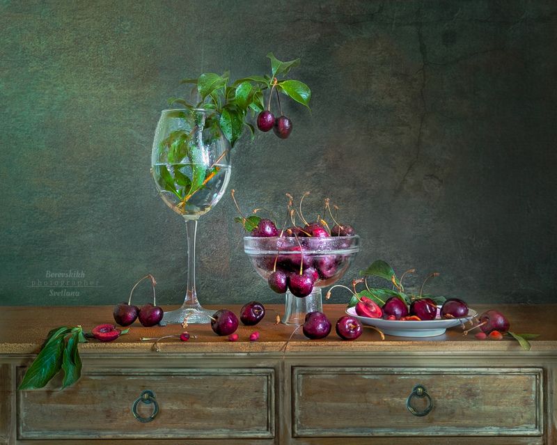 натюрморт, art_photo, darkphoto ,бокал, ягода, черешняфото на телефон Натюрморт с черешнейphoto preview