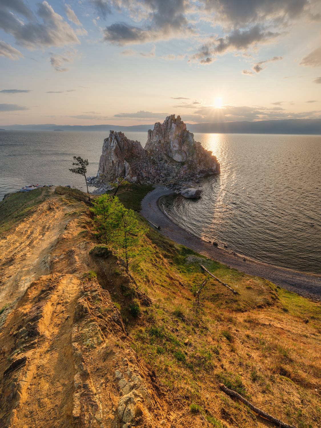"Шаманка". Автор: Леонтьев Константин байкал, малое море, шаманка, солнце, скалы, Леонтьев Константин