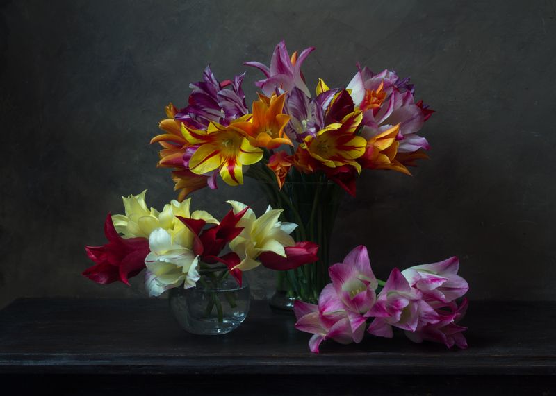 Натюрморт с тюльпанами.photo preview
