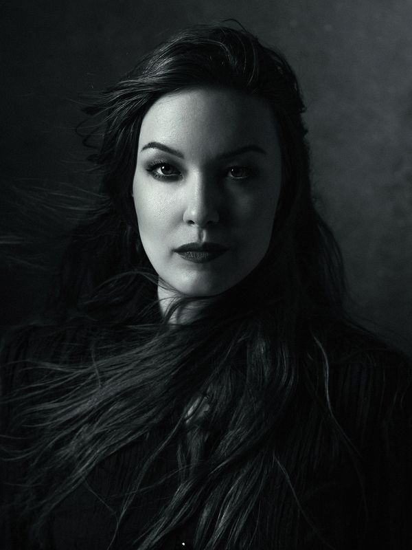 портрет, женский портрет, студийное фото, постановочное фото, черно-белое, девушка The wind in my hairphoto preview