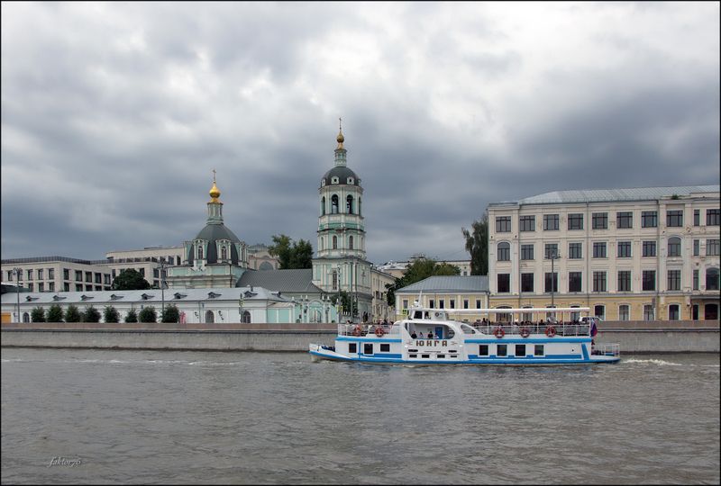 город, архитектура, москва, москва река, пейзаж, церковь, православие по Москве реке..photo preview