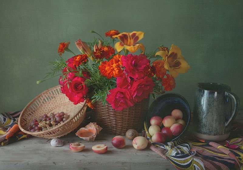 С фруктами и цветами фото превью