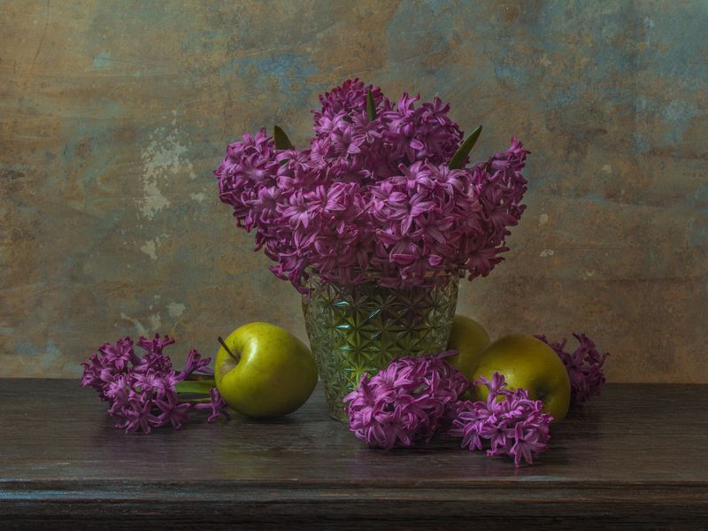 Гиацинты и яблоки.photo preview
