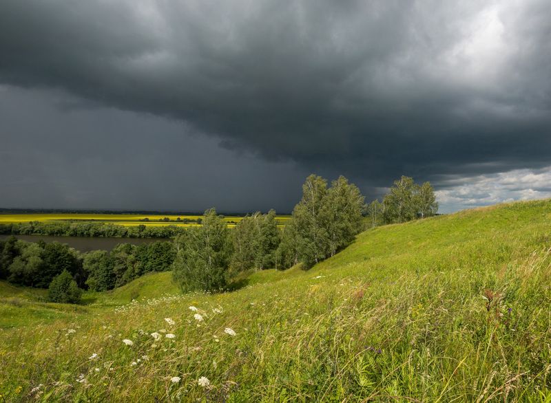 гроза, река ока, лето Перед грозойphoto preview