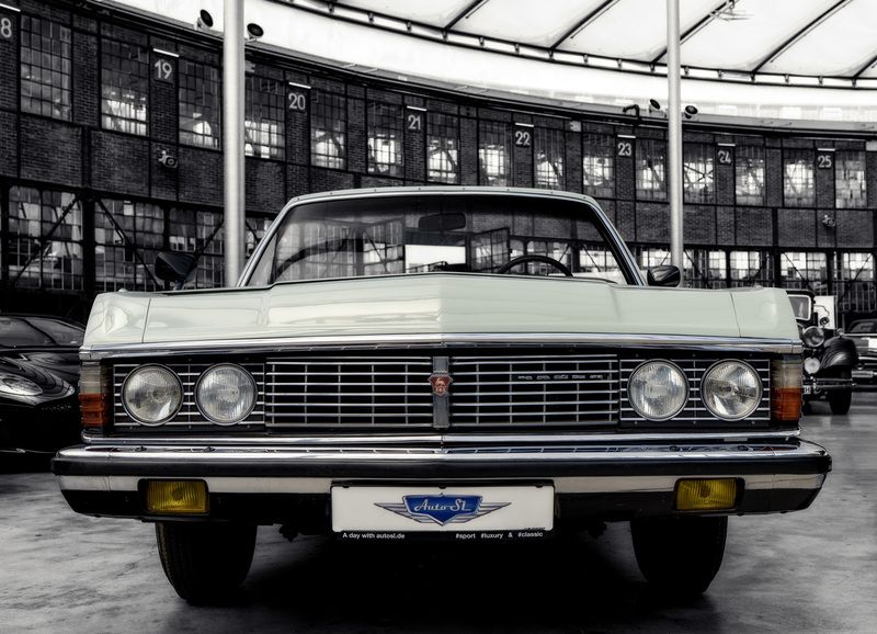 раритет машина  Совецкая  классика  ЧАЙКА В ГЕРМАНИИ photo preview