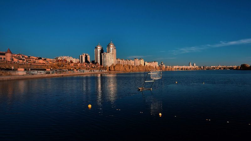 full-spectrum 16 : 9photo preview