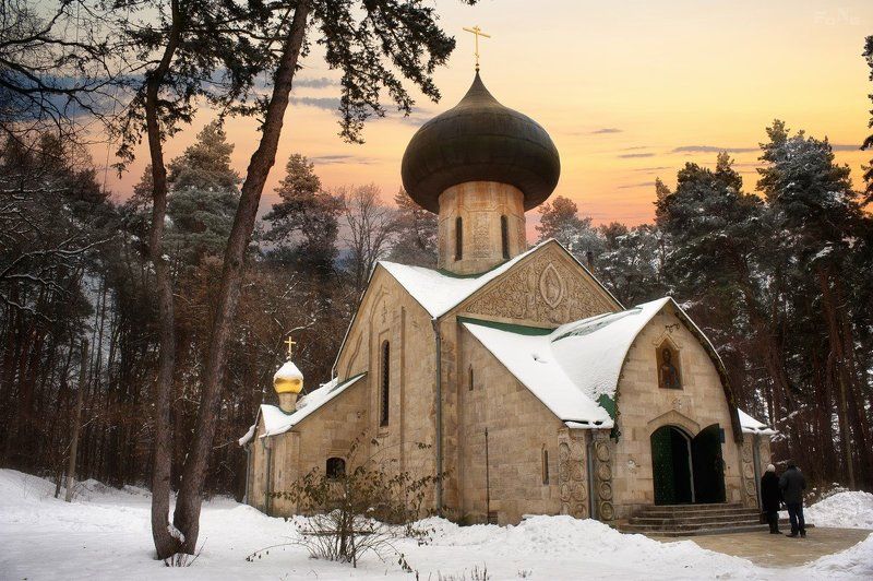 Вечерние прихожане ...photo preview