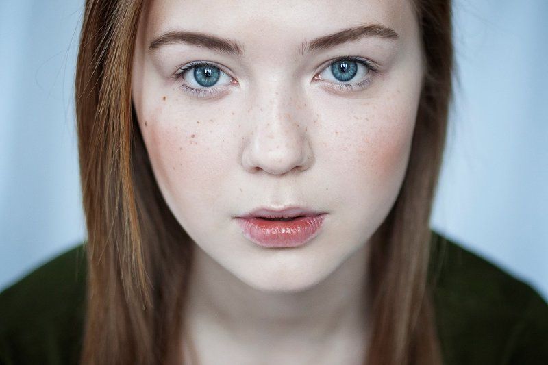 портрет, девушка, глаза, рыжая Голубые глазаphoto preview