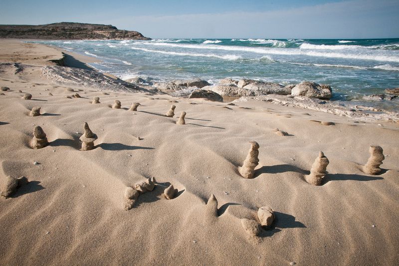 Казахстан. Каспий. море  ... и оставило на бреге  33 богатыря photo preview