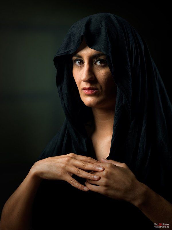 hands, look, eyes, philosophy, emotion, atmosphere, black, lips, portrait, woman Philosophy Skeptikismósphoto preview