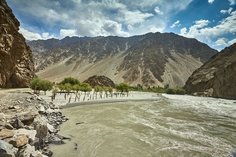 Одно из самых труднодоступных мест в нашей стране. Склоны  окрестных гор, вотчина  краснокнижных снежных барсов и архаров…. Бартанг. Памир. Таджикистанphoto preview